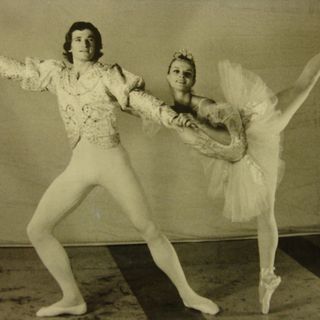 Colin Kratzing and Inara Svalbe in 'The Nutcracker'. Courtesy Dayne Cory Collection, SLQ.