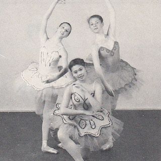 Lynette Forday (kneeling) with dancers in 'The Legend of Tanabata'