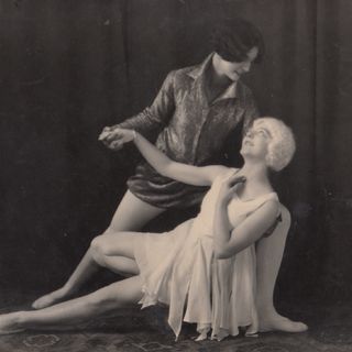 Marjorie Hollinshed in white and Shirley Lawson, 1929. Courtesy Judith and Wendy Lowe.