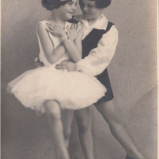 Valma Lock and Bunty Avery, 1928. Courtesy Judith and Wendy Lowe.